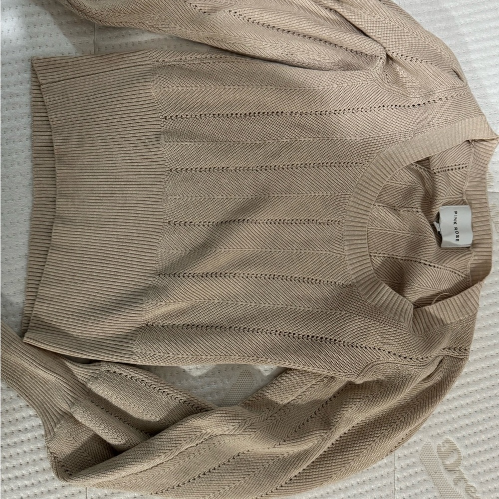 Scoop neck beige sweater